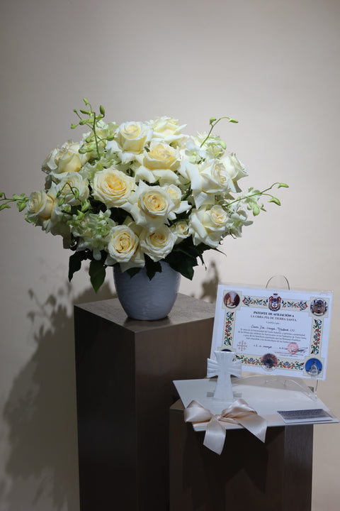 White Peace con Misa y Cruz Onix